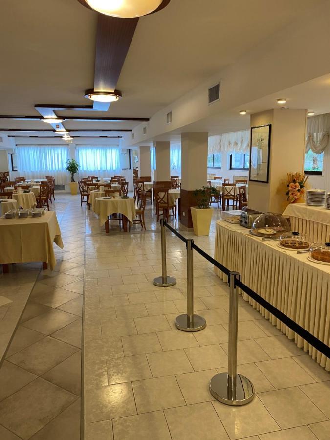 Hotel Gli Ulivi Soverato Marina Exterior photo