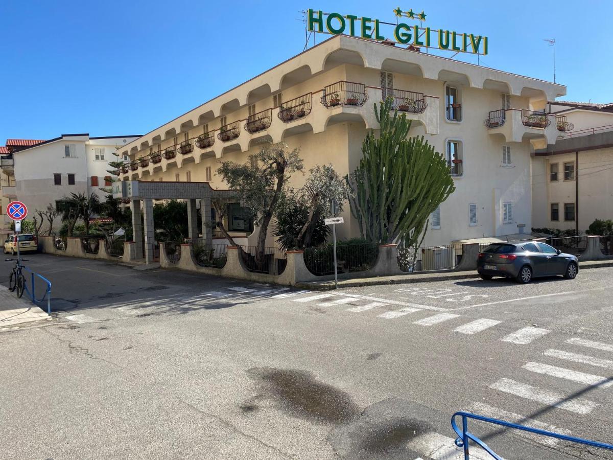 Hotel Gli Ulivi Soverato Marina Exterior photo