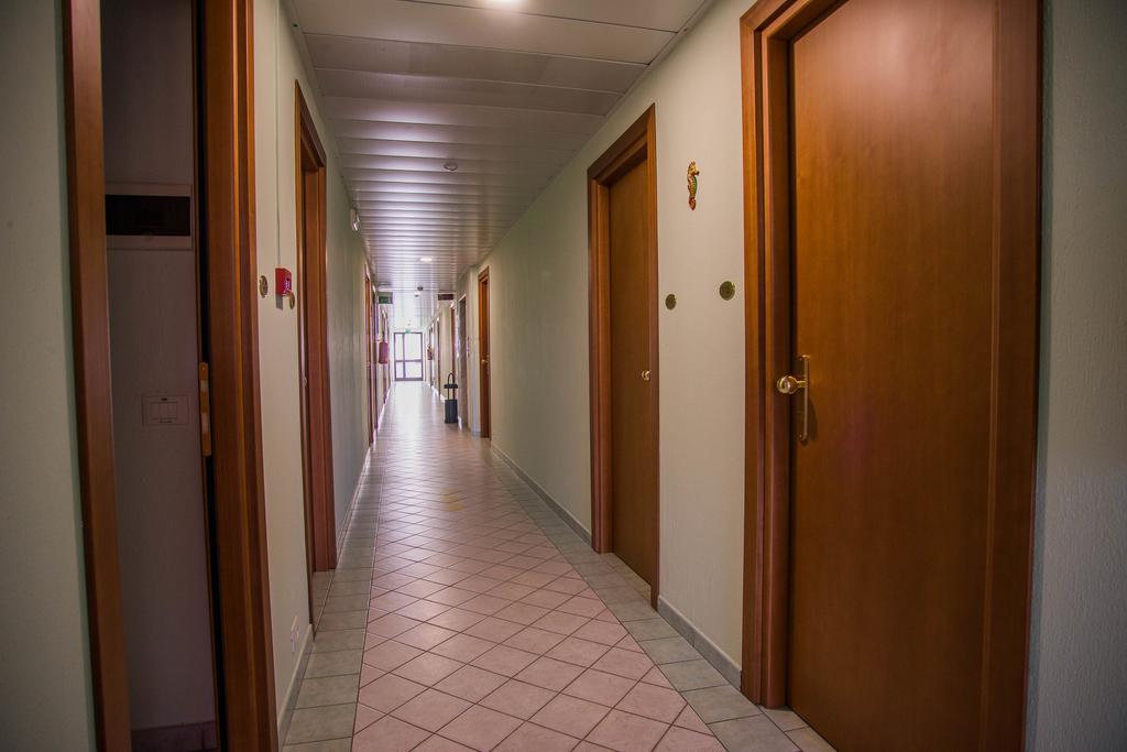 Hotel Gli Ulivi Soverato Marina Exterior photo