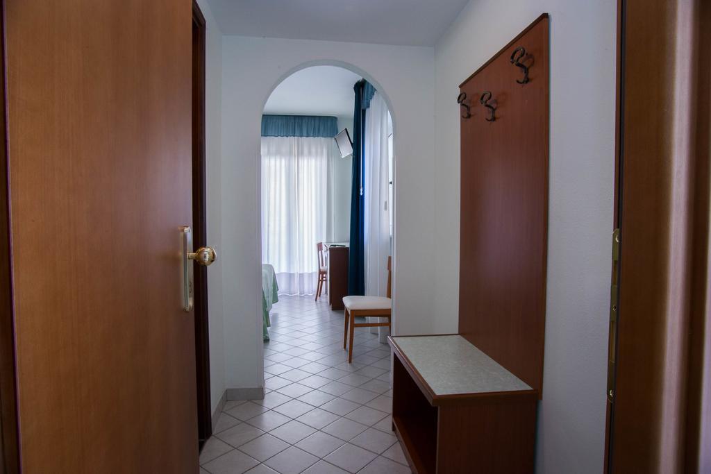Hotel Gli Ulivi Soverato Marina Exterior photo