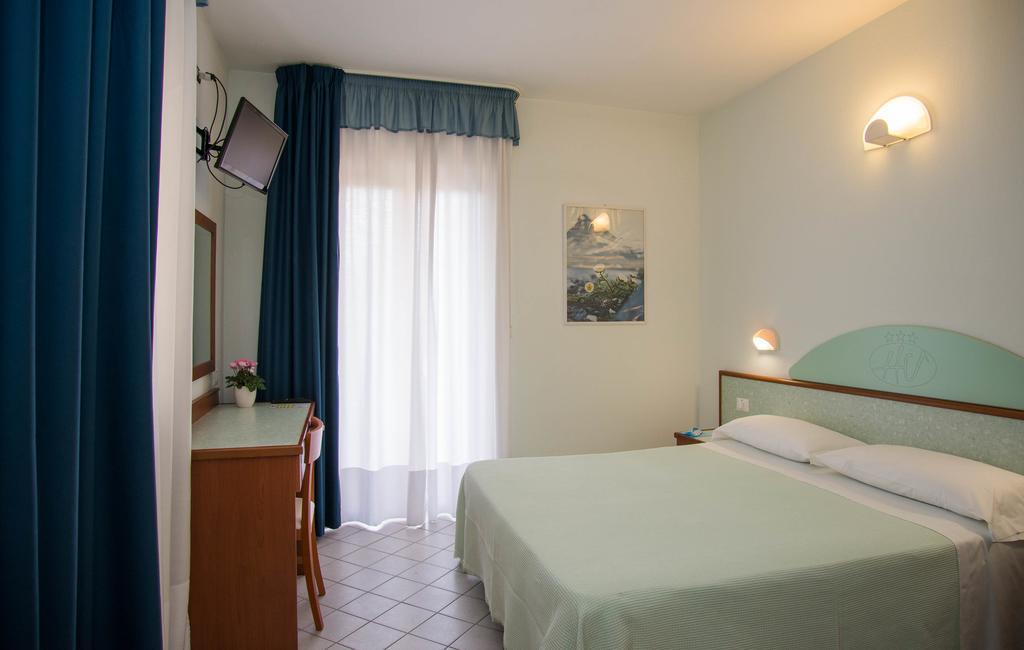 Hotel Gli Ulivi Soverato Marina Exterior photo