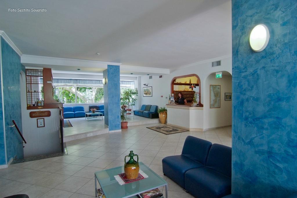 Hotel Gli Ulivi Soverato Marina Exterior photo
